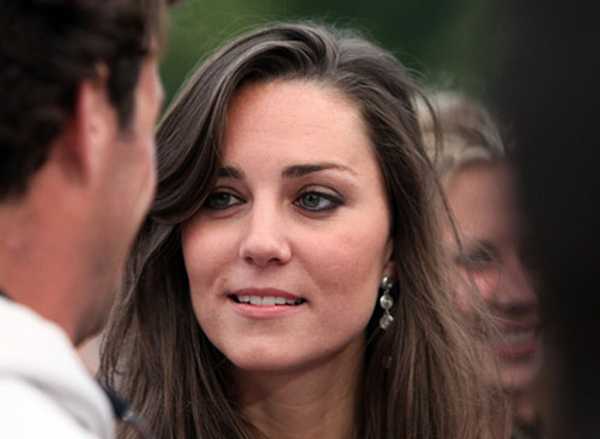 kate middleton weight loss before and after. Poor Kate looks like a fat old